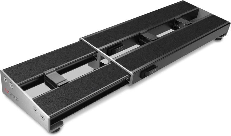 D'Addario XPND 1 black single-row expandable guitar effects pedalboard