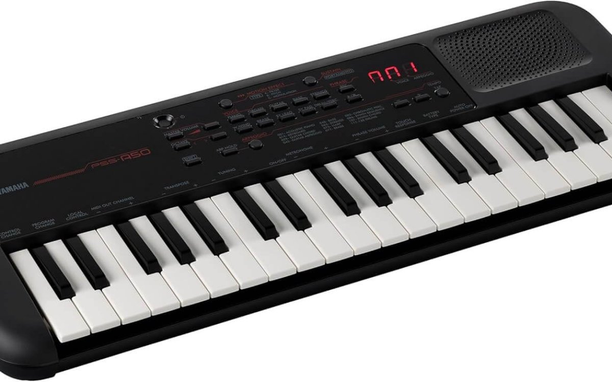 Yamaha PSS-A50 - Portable, Digital Keyboard with Phrase Recording, 42 Built-in Voices and 138 Arpeggio Types with a Lightweight Design